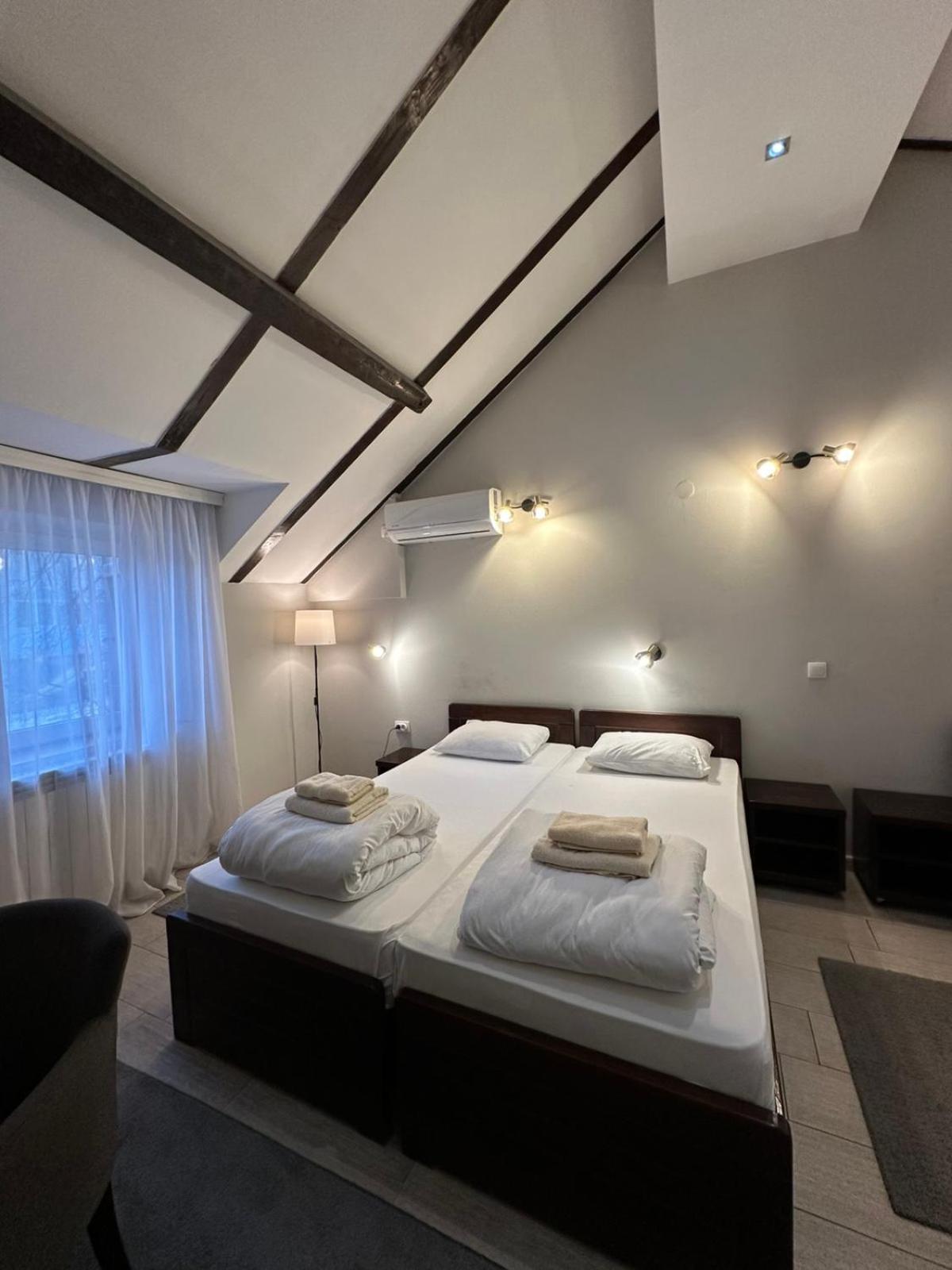 Apartments & Accommodation Stojic Novi Sad Bilik gambar