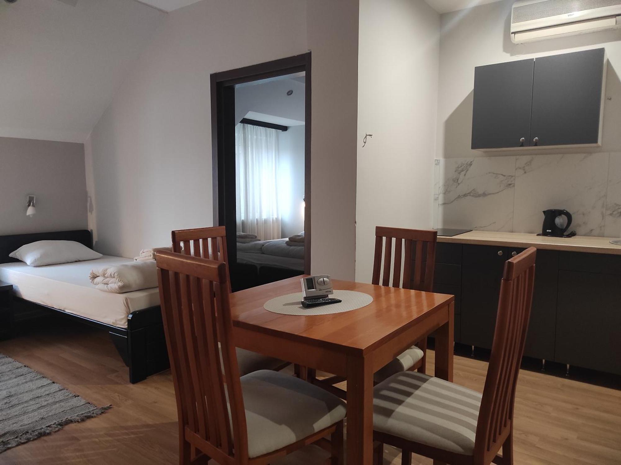 Apartments & Accommodation Stojic Novi Sad Bilik gambar